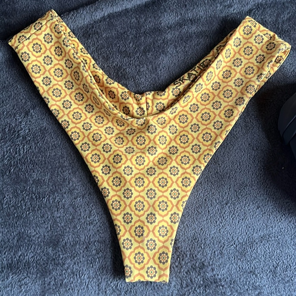 Skatie Mandi bottom